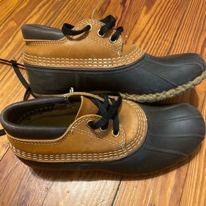 Lightly worn LL bean booths